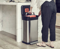 Joseph Joseph Titan 30L compactor shown from an angle